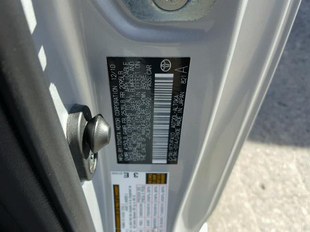 JTKJF5C74B3015992 - 2011 TOYOTA SCION TC 银色 照片 10