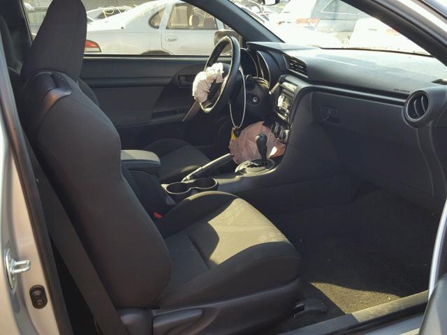 JTKJF5C74B3015992 - 2011 TOYOTA SCION TC 银色 照片 5