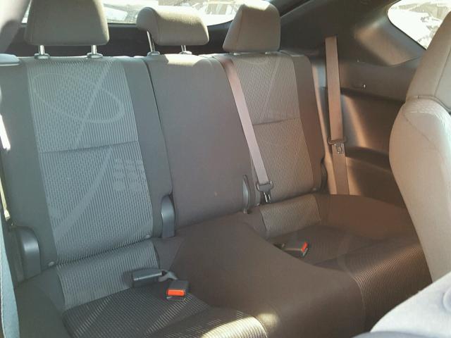 JTKJF5C74B3015992 - 2011 TOYOTA SCION TC 银色 照片 6