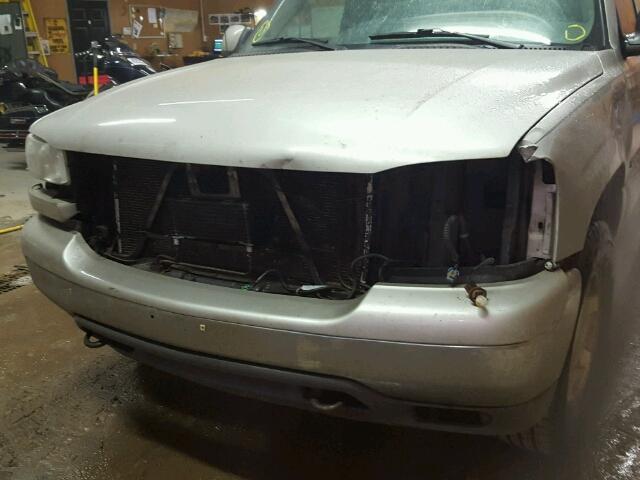 1GKFK16Z04J323758 - 2004 GMC YUKON XL K SILVER photo 9