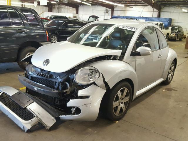 3VWPW31C76M422244 - 2006 VOLKSWAGEN NEW BEETLE 银色 照片 2