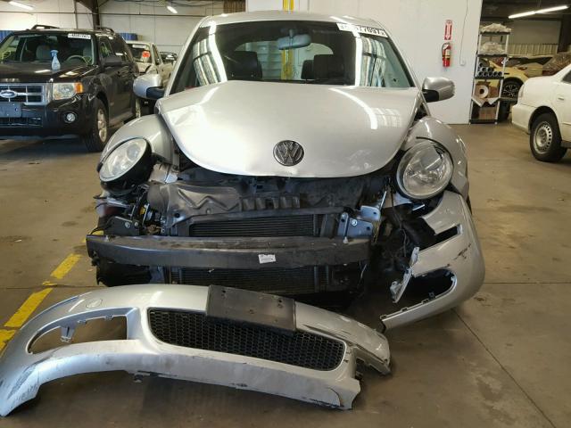 3VWPW31C76M422244 - 2006 VOLKSWAGEN NEW BEETLE 银色 照片 7
