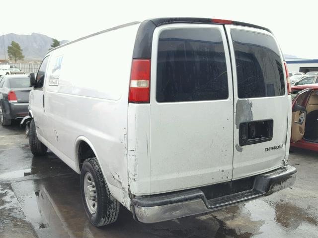 1GCGG25V251126940 - 2005 CHEVROLET EXPRESS G2 WHITE photo 3