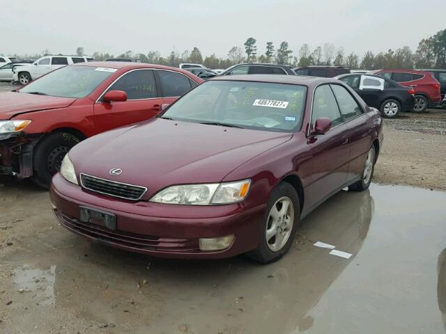 JT8BF28G9W5034808 - 1998 LEXUS ES 300 BURGUNDY photo 2