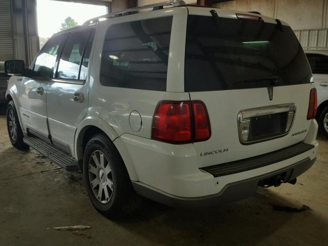 5LMFU27R23LJ24474 - 2003 LINCOLN NAVIGATOR WHITE photo 3