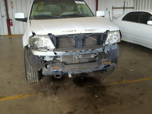 5LMFU27R23LJ24474 - 2003 LINCOLN NAVIGATOR WHITE photo 9