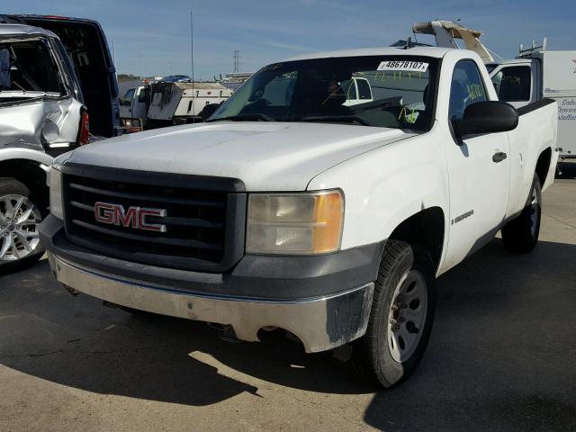 1GTEC14X88Z113051 - 2008 GMC SIERRA C15 WHITE photo 2