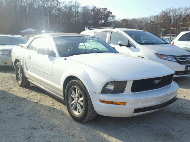 1ZVHT84N185144831 - 2008 FORD MUSTANG WHITE photo 1