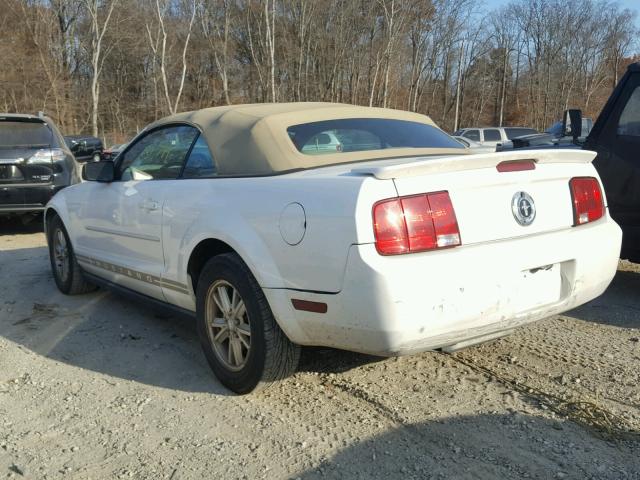 1ZVHT84N185144831 - 2008 FORD MUSTANG WHITE photo 3