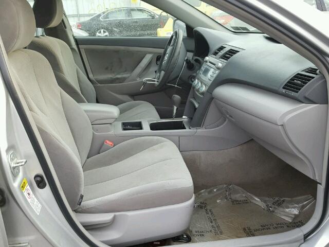 4T1BE46K79U282486 - 2009 TOYOTA CAMRY BASE SILVER photo 5
