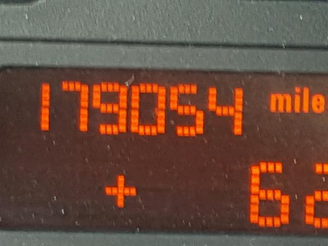 WBABW33424PL26559 - 2004 BMW 325 CI SILVER photo 8