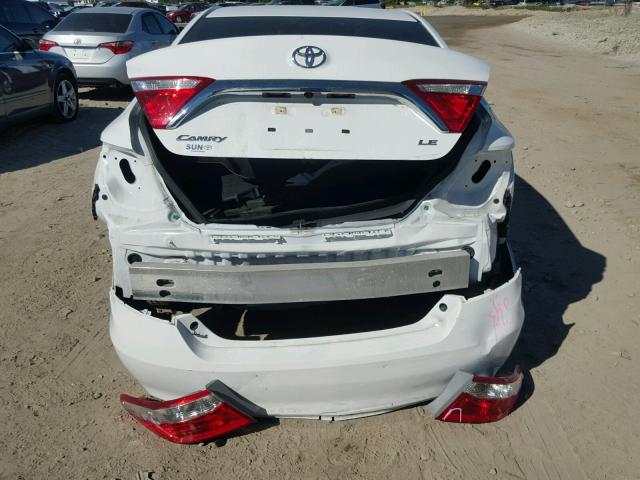 4T1BF1FK0HU306945 - 2017 TOYOTA CAMRY LE WHITE photo 9