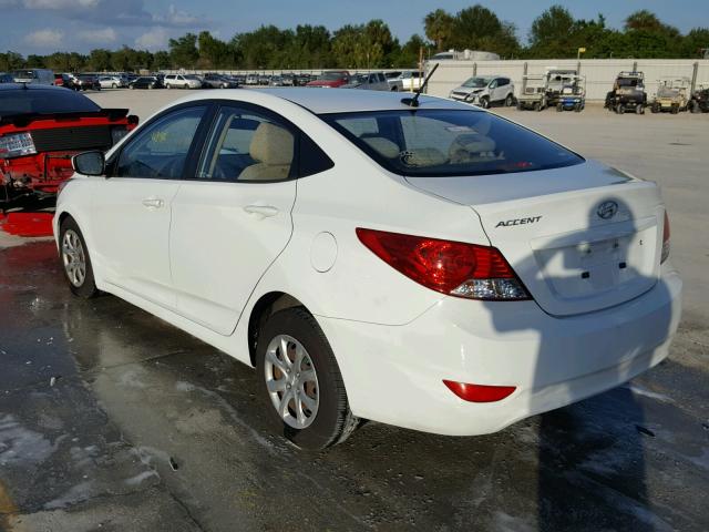 KMHCT4AE7DU584638 - 2013 HYUNDAI ACCENT GLS WHITE photo 3