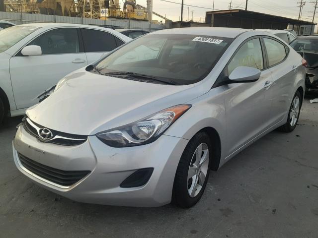 5NPDH4AEXDH348313 - 2013 HYUNDAI ELANTRA GL SILVER photo 2