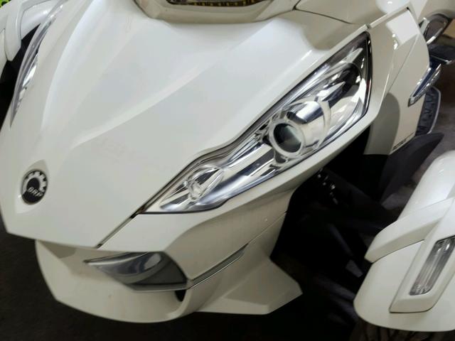 2BXNBBC16DV000829 - 2013 CAN-AM SPYDER ROA WHITE photo 18