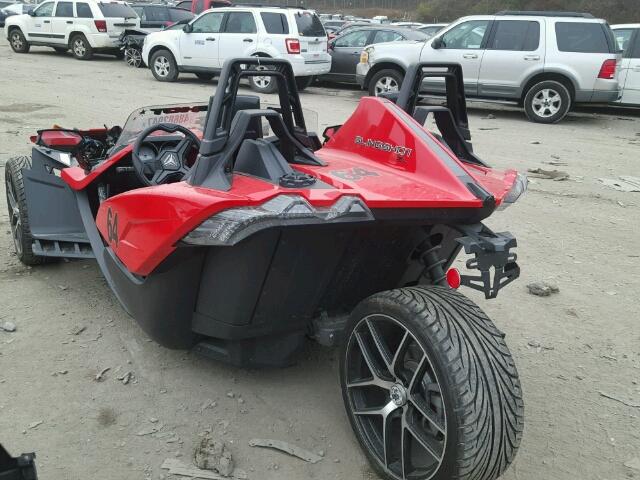 57XAAPFA8G7115142 - 2016 POLARIS SLINGSHOT RED photo 3