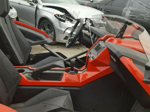 57XAAPFA8G7115142 - 2016 POLARIS SLINGSHOT RED photo 5