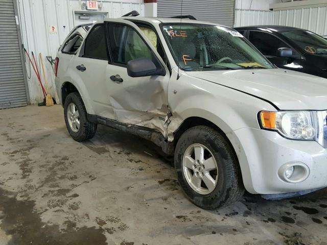 1FMCU03158KC15830 - 2008 FORD ESCAPE XLT CREAM photo 9