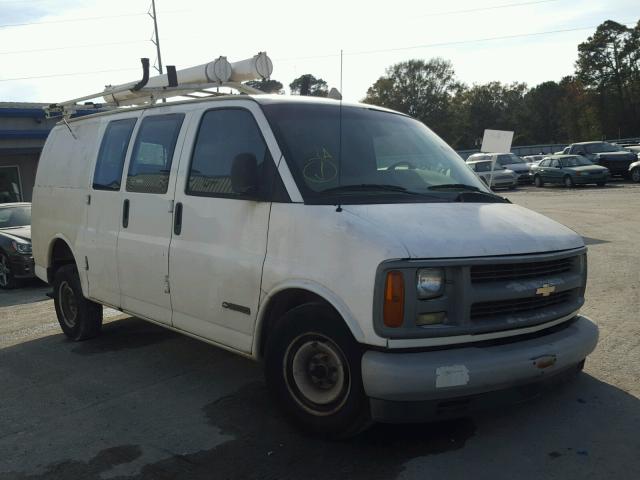 1GCFG25W621111700 - 2002 CHEVROLET EXPRESS G2 WHITE photo 1