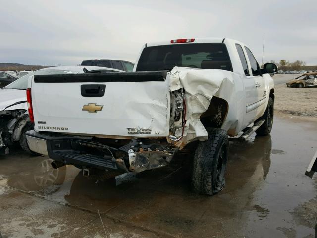 1GCEC290X9Z165977 - 2009 CHEVROLET SILVERADO WHITE photo 4