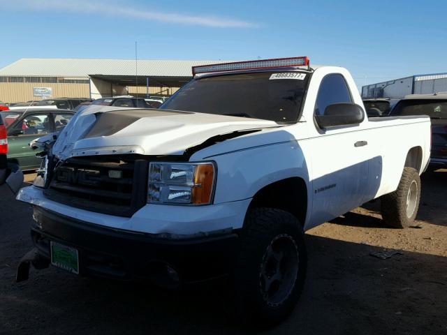 1GTEC14C38Z900857 - 2008 GMC SIERRA C15 WHITE photo 2