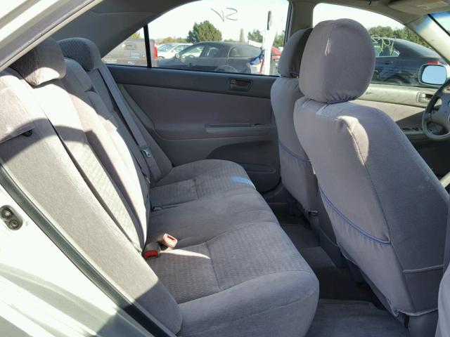 JTDBE32K030234430 - 2003 TOYOTA CAMRY LE Silber Foto 6