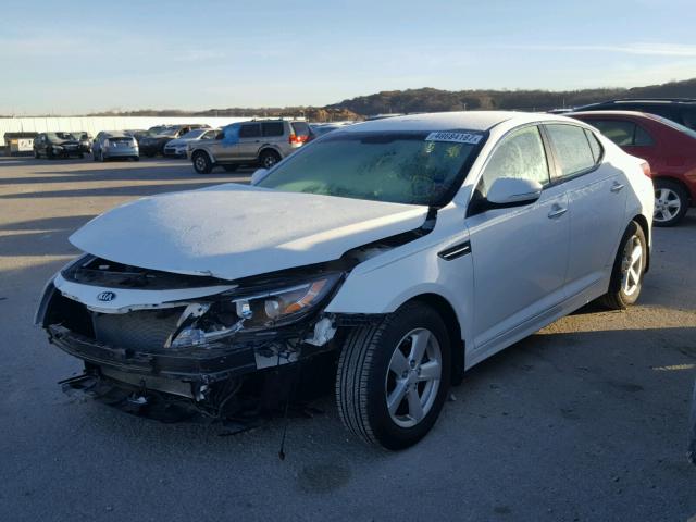 KNAGM4A76F5573838 - 2015 KIA OPTIMA LX WHITE photo 2