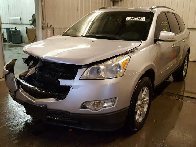 1GNLRFED9AS130860 - 2010 CHEVROLET TRAVERSE L SILVER photo 2