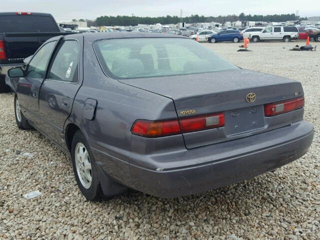 JT2BG22K5W0179202 - 1998 TOYOTA CAMRY CE GRAY photo 3