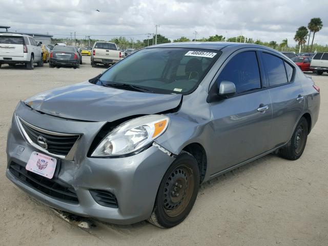 3N1CN7AP4EL813826 - 2014 NISSAN VERSA S GRAY photo 2