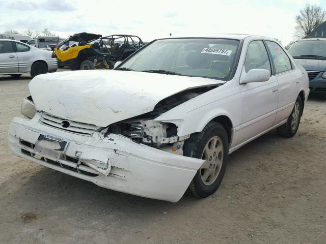 JT2BF28K9X0203058 - 1999 TOYOTA CAMRY LE WHITE photo 2