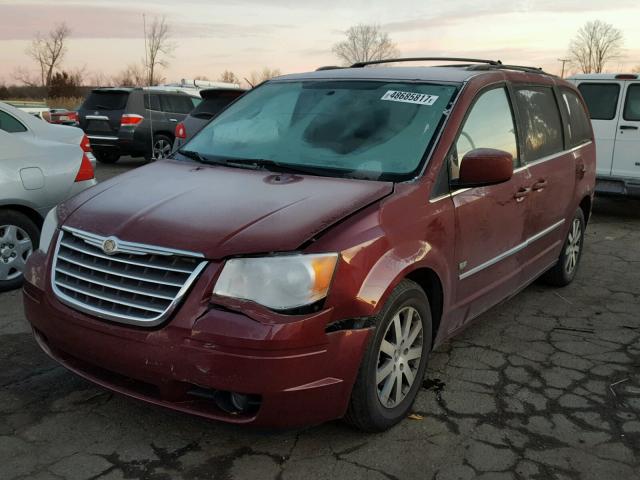 2A8HR54179R635009 - 2009 CHRYSLER TOWN & COU MAROON photo 2