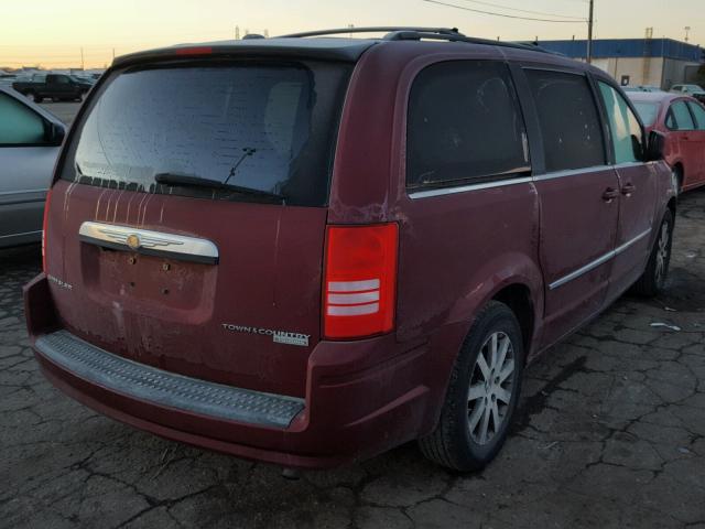 2A8HR54179R635009 - 2009 CHRYSLER TOWN & COU MAROON photo 4