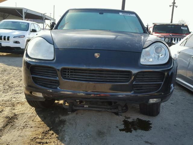 WP1AA29P25LA23944 - 2005 PORSCHE CAYENNE BLACK photo 9