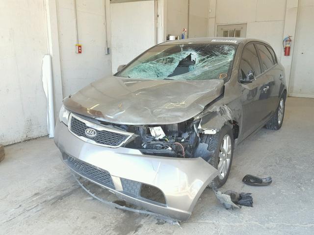 KNAFU5A26B5396949 - 2011 KIA FORTE EX GRAY photo 2