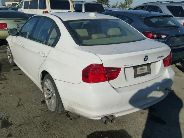 WBAPH5C50BA444579 - 2011 BMW 328 I SULE WHITE photo 3