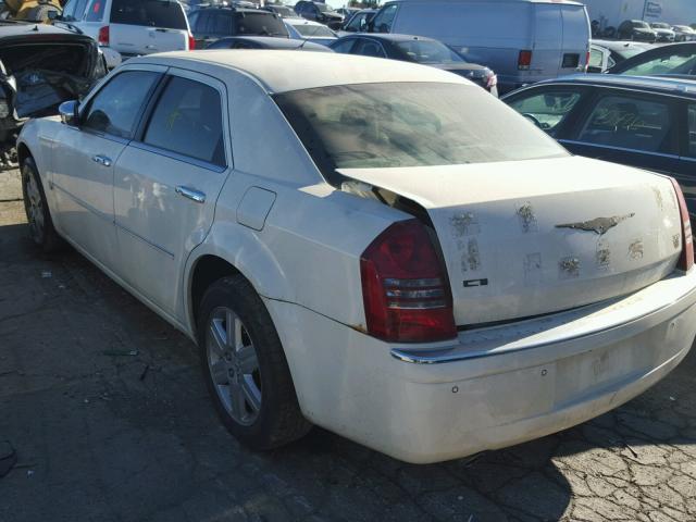 2C3LK63H96H349940 - 2006 CHRYSLER 300C CREAM photo 3