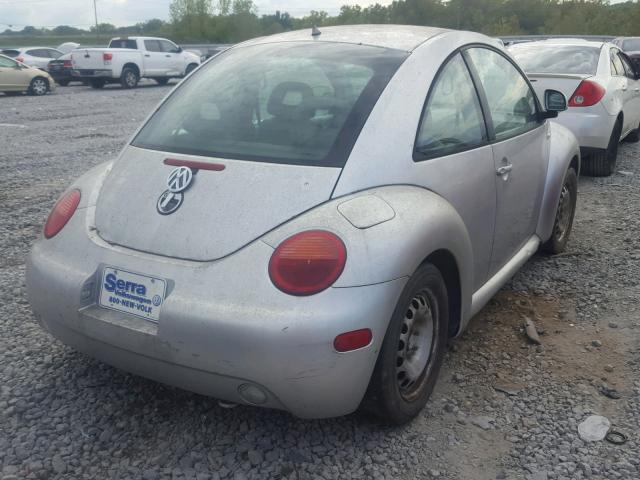 3VWCC21C3YM426067 - 2000 VOLKSWAGEN NEW BEETLE 银色 照片 4