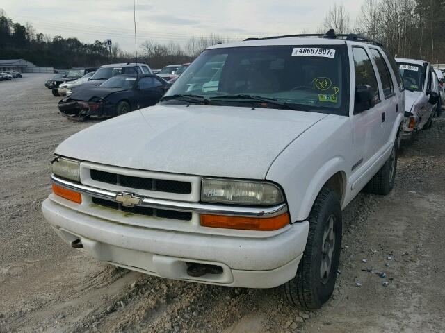 1GNDT13X84K153430 - 2004 CHEVROLET BLAZER WHITE photo 2