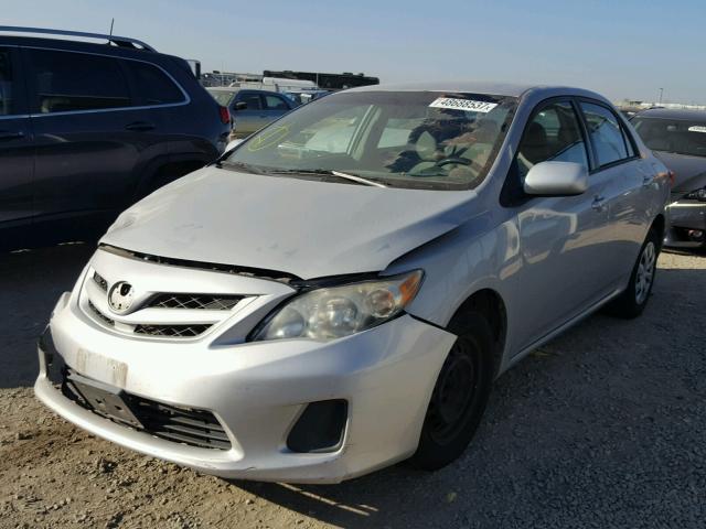 2T1BU4EE4BC651424 - 2011 TOYOTA COROLLA BA SILVER photo 2