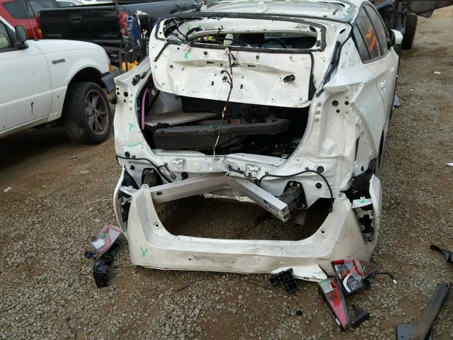 JTDKARFU2G3017850 - 2016 TOYOTA PRIUS WHITE photo 9