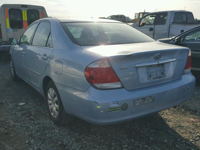 4T1BE30K05U570539 - 2005 TOYOTA CAMRY LE BLUE photo 3