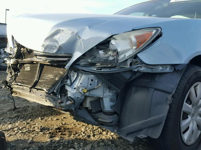 4T1BE30K05U570539 - 2005 TOYOTA CAMRY LE BLUE photo 9