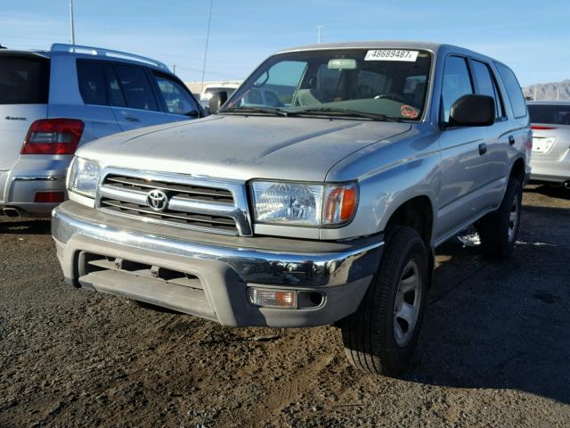 JT3GM84R9Y0067769 - 2000 TOYOTA 4RUNNER SILVER photo 2