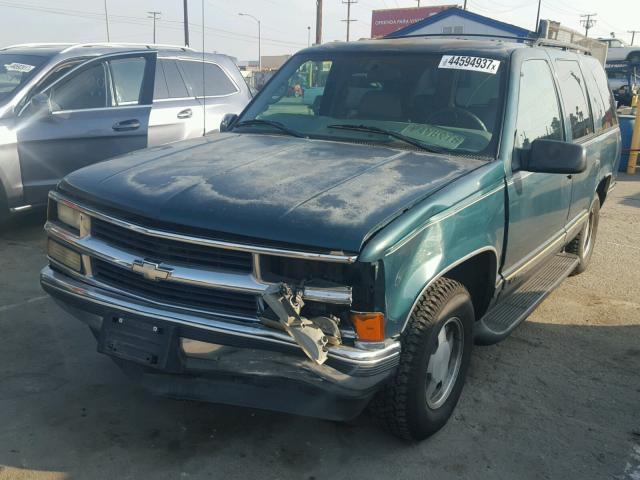 1GNEC13R4XJ314534 - 1999 CHEVROLET TAHOE C150 GREEN photo 2