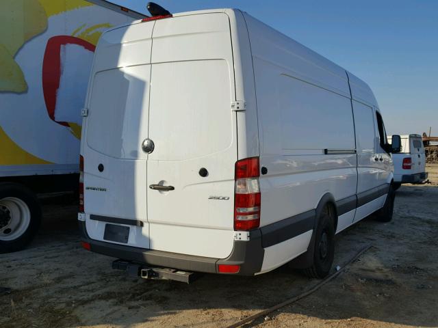 WD3PE8CD8HP537791 - 2017 MERCEDES-BENZ SPRINTER 2 WHITE photo 4