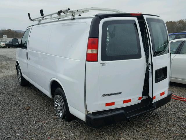 1GCFG15X271162735 - 2007 CHEVROLET EXPRESS G1 WHITE photo 3