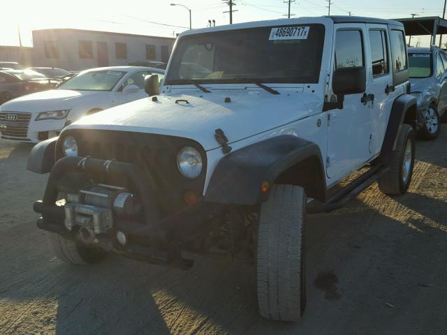 1C4HJWDG2CL203422 - 2012 JEEP WRANGLER U WHITE photo 2