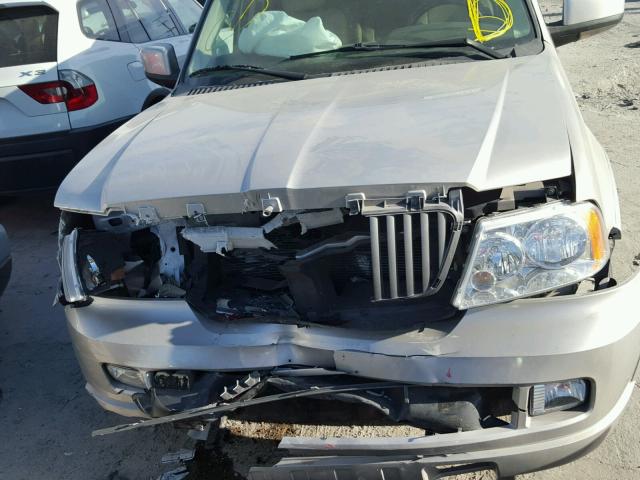 5LMFU27506LJ12258 - 2006 LINCOLN NAVIGATOR 银色 照片 7