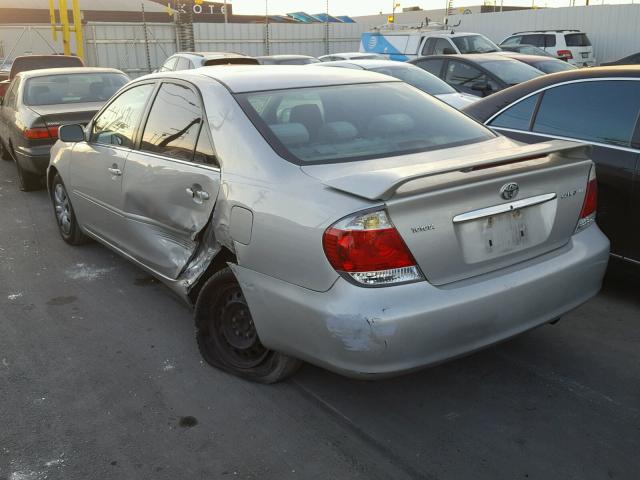 4T1BE32K55U433142 - 2005 TOYOTA CAMRY LE SILVER photo 3